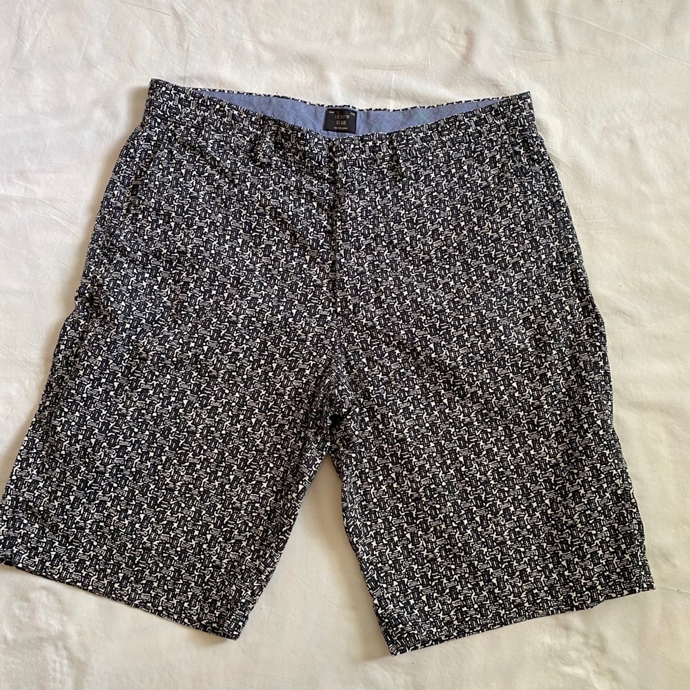 ❤️ Men’s J Crew flat front shorts